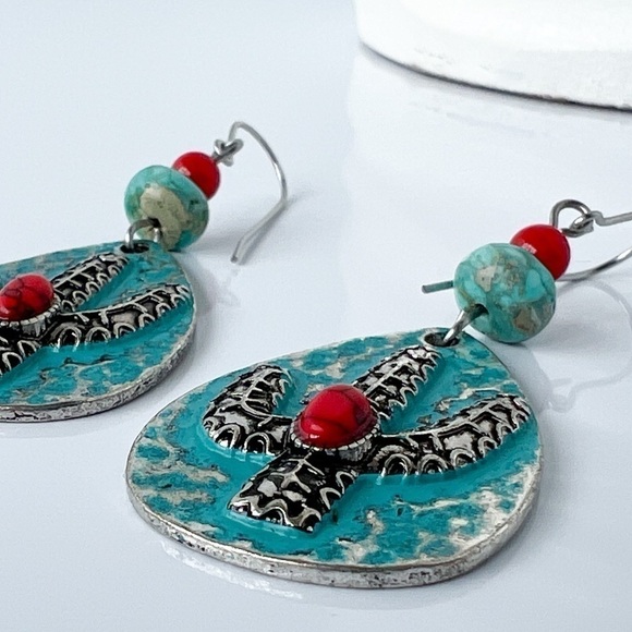 SOUTHWESTERN Cactus Earrings with Red Cabochon Stones - Picture 14 of 15